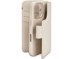 Decoded Leather Detachable Wallet voor de iPhone 16 Beige